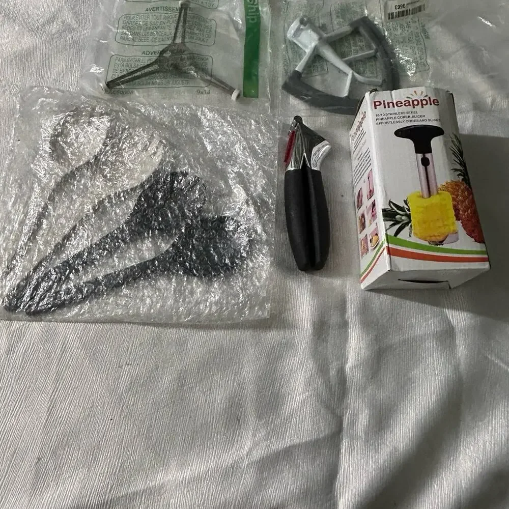 spoons, juicers, ramekins and other kitchen utensils